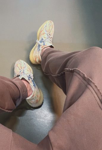 아디다스 이지 부스트 350 V2 믹스 오트 GW3773 photo review